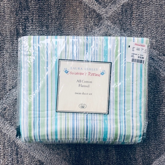 Laura Ashley Other - NWT Twin 100% Cotton Flannel Sheet Set